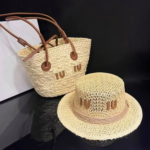 Capazo y sombre Miu Miu