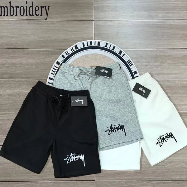 Pantalón corto Stussy bordado