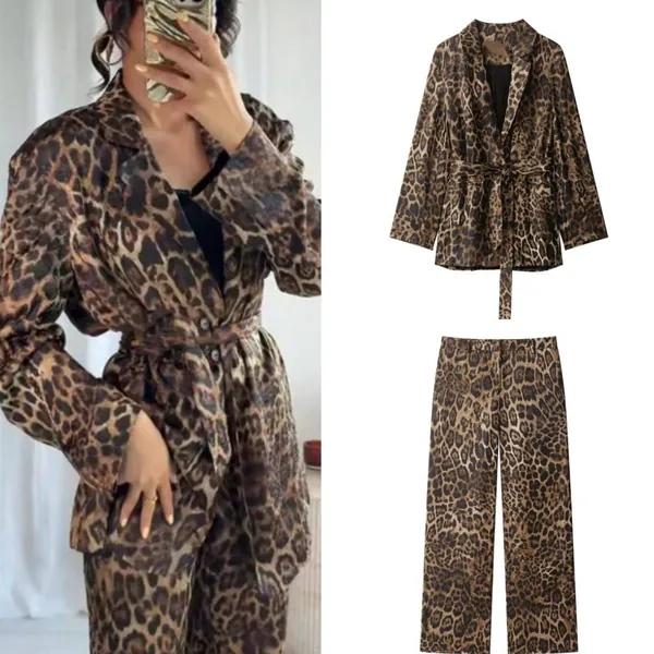 Conjunto leopardo mujer