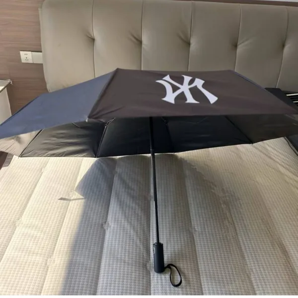 Paraguas New era