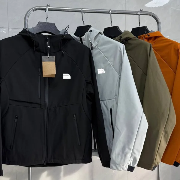 Chubasquero north face