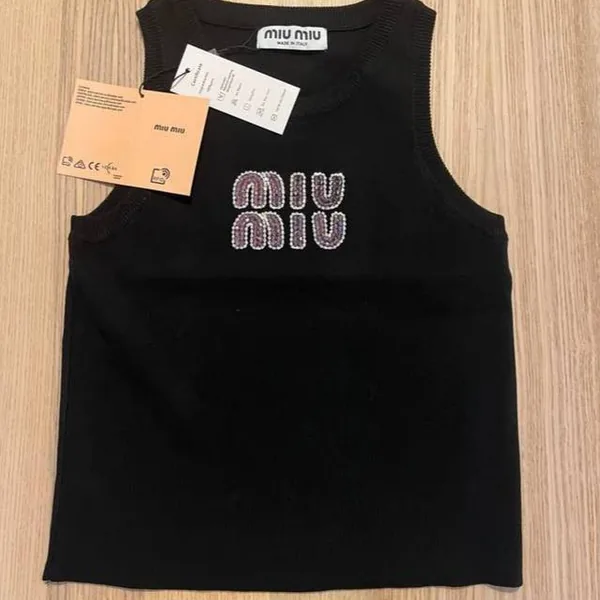 Top Miu Miu en varios colores