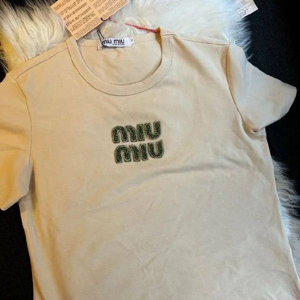 Camiseta Miu Miu en varios colores