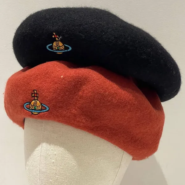 Boina Vivienne Westwood