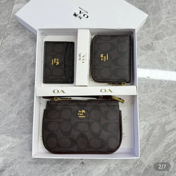 Conjunto Coach de 3 piezas (llega con logo bien)