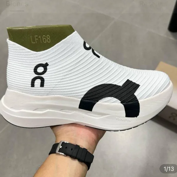 OnCloud Strike en varios colores