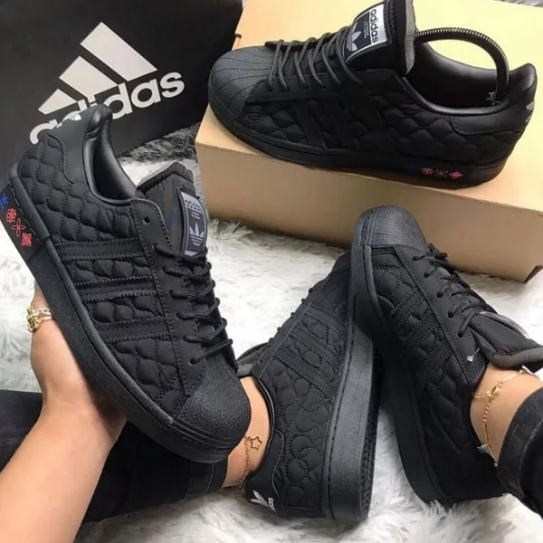 Adidas superstar “año del tigre”
